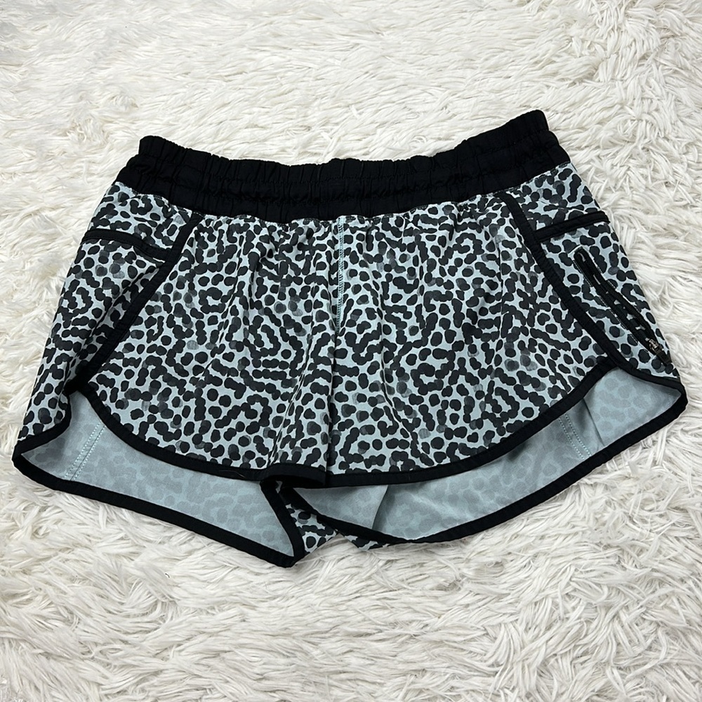 Lululemon Tracker Short III *4-way Stretch Ace Spot Tranquil Blue Black / Black